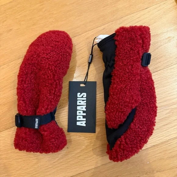 APPARIS Red Sherpa Mittens with Black Accents - Picture 5 of 7